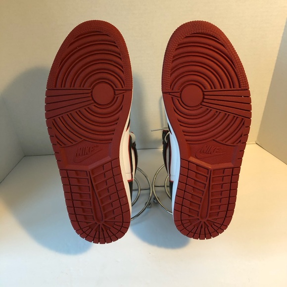 AIR JORDAN 1 RETRO HIGH “BLOODLINES” - Picture 6 of 10